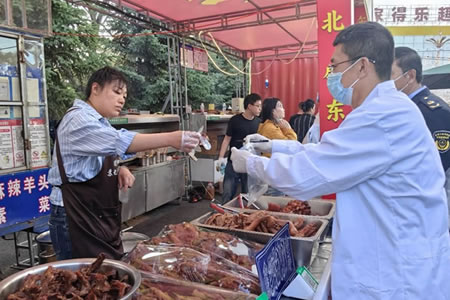护航第三届“肇东小饼”美食文化节 肇东市市场监管在行动
