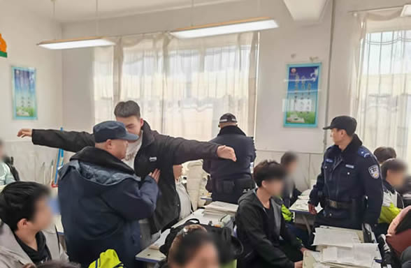 �ض��й����ַܶ��ɳ�������У԰��չ���Ƶ���ר������ж�